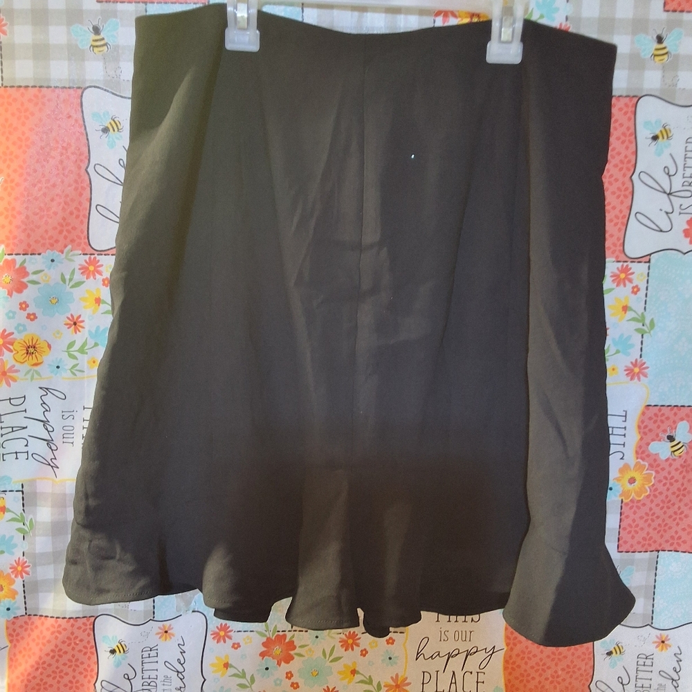 NWT CECE BLACK ZIPPERED SHORT RUFFLED SKIRT